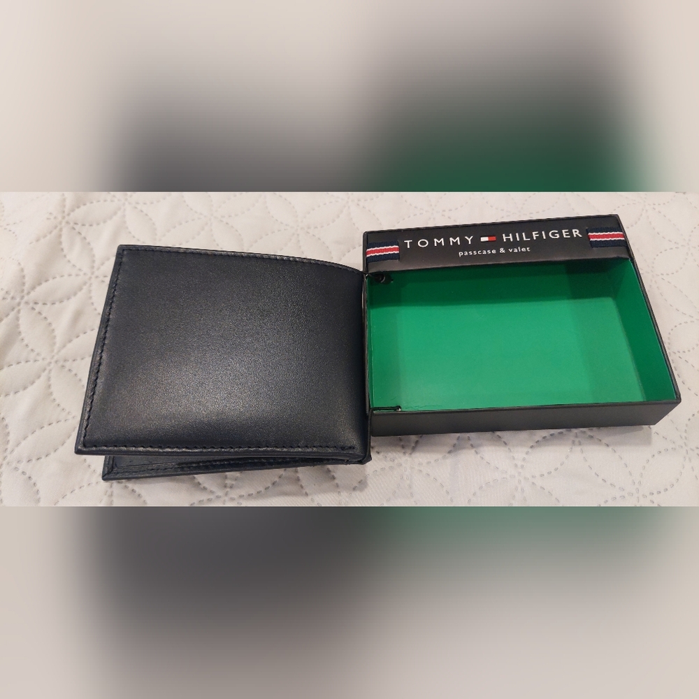 Tommy Hilfiger Black Card Holder Duo - Picture 5 of 7